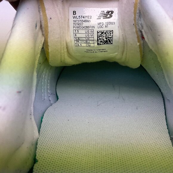New Balance Women’s 574 Athletic Sneakers WL574YE2 Purple/White Size 7.5M - Picture 8 of 8